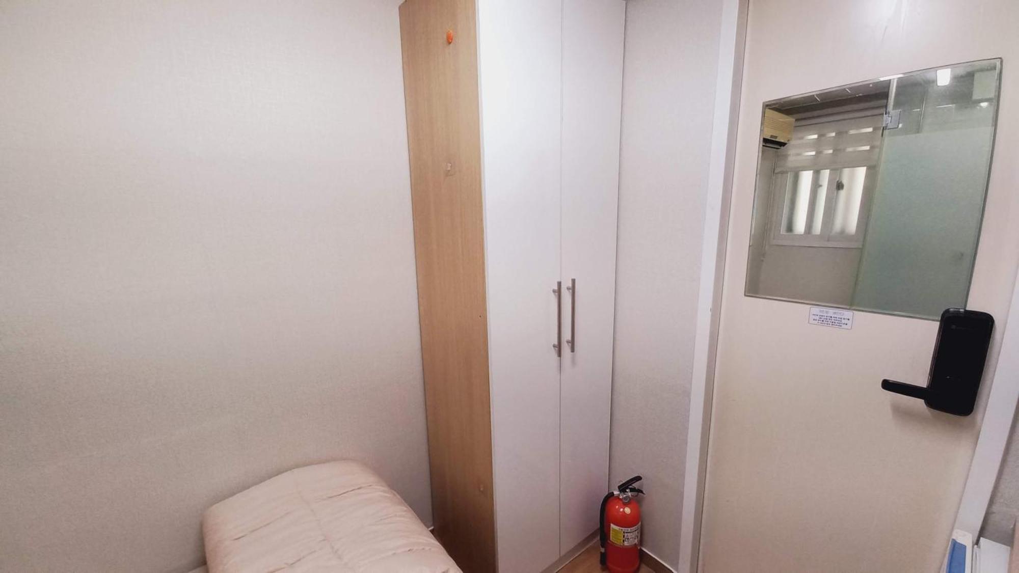 Haechi Stay Guesthouse - For Foreigners Only Seoul Exterior photo